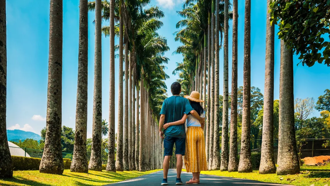 two-people-standing